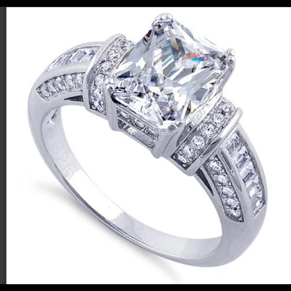 ⬇️HP🎊 Sterling Silver Clear Emerald Cut CZ Ring - Picture 7 of 8
